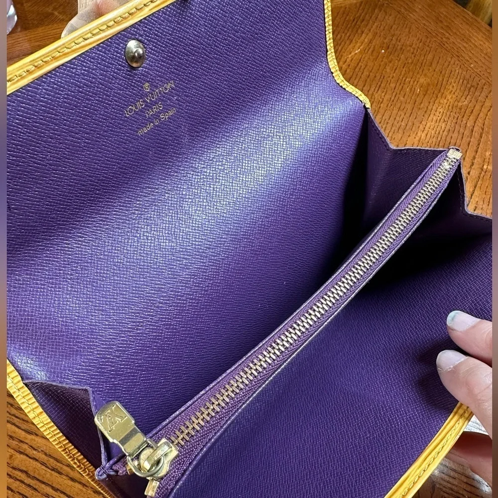 Louis Vuitton epi leather Sarah Portefeuille long wallet